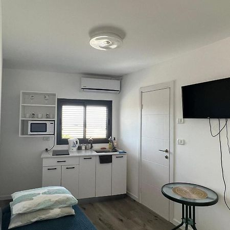 סטודיו חדש ויפה עם נוף לים Lejlighed Netanya Eksteriør billede