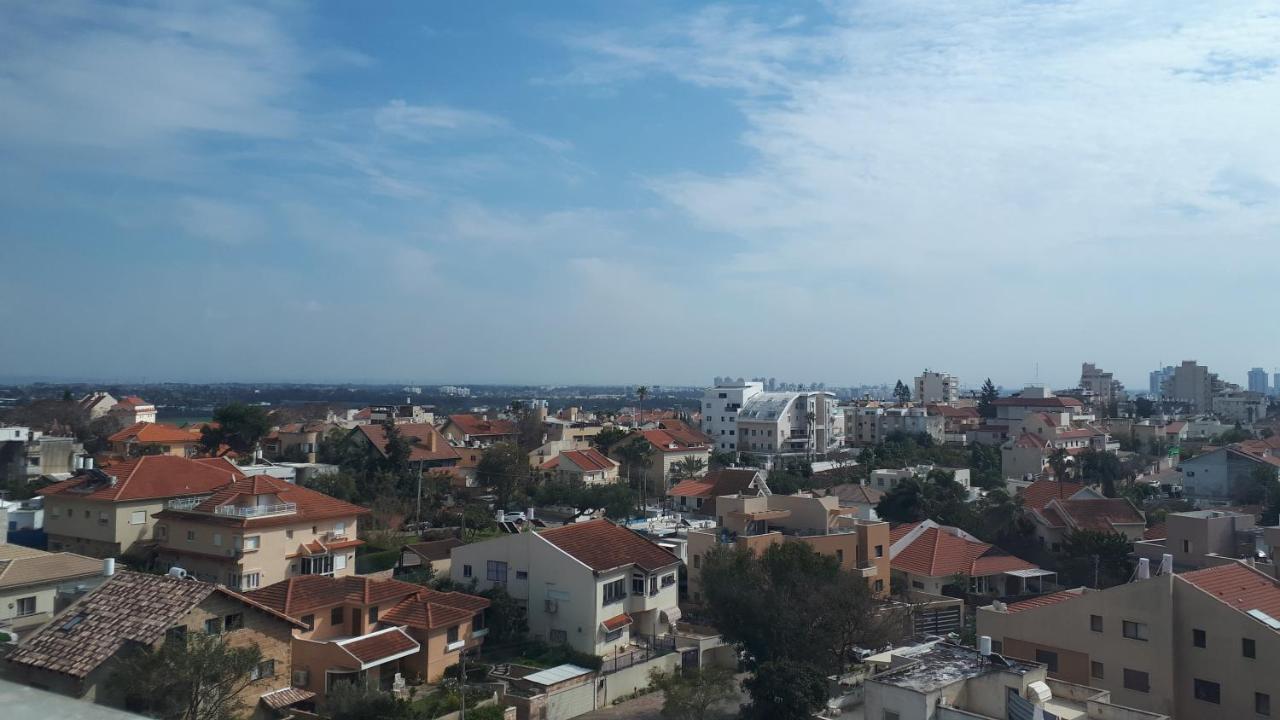 סטודיו חדש ויפה עם נוף לים Lejlighed Netanya Eksteriør billede